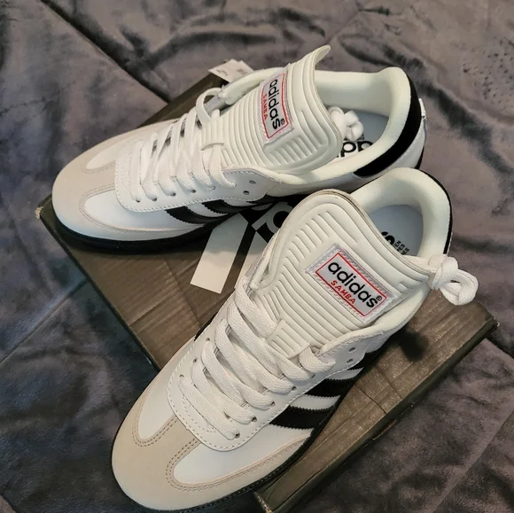 **SOLD ** Adidas Samba Classic White Women 6/Men/Youth 4.5 - Picture 1 of 14